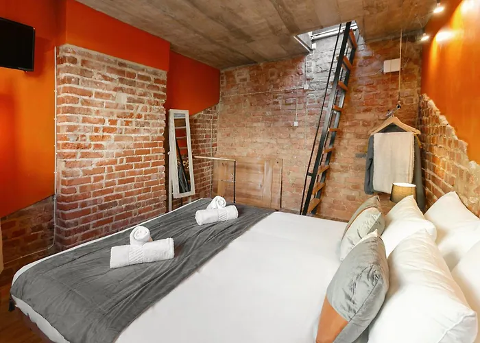 아파트 Brick House