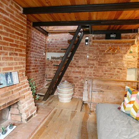 Brick House * Nazare