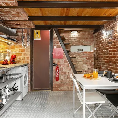 Apartment Brick House *
