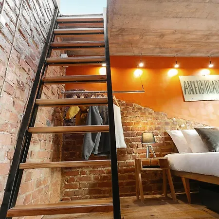 Brick House * Nazaré